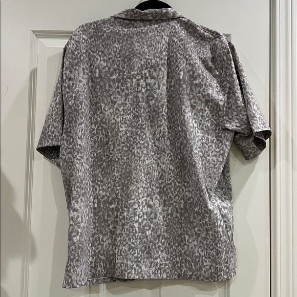 Lululemon Airing Easy Camp Collar Shirt - Picture 3 of 3